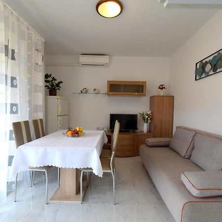 Apartment Biserka Malinska Εξωτερικό φωτογραφία