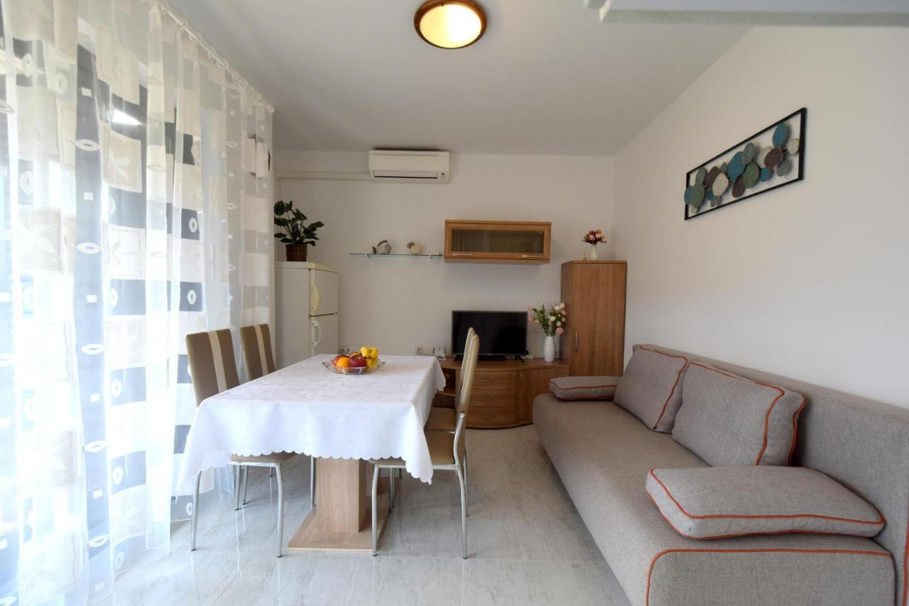 Apartment Biserka Malinska Εξωτερικό φωτογραφία