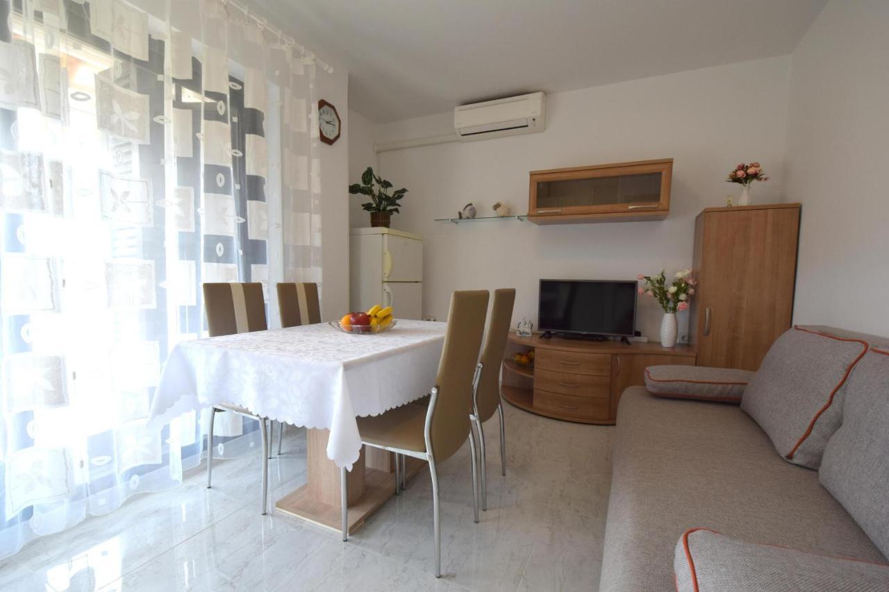 Apartment Biserka Malinska Εξωτερικό φωτογραφία